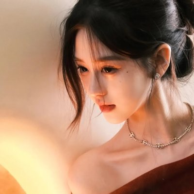 驼背人与舞女